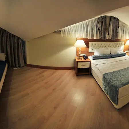 Exelans Szálloda 3*