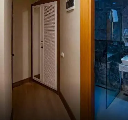 Exelans Szálloda 3*