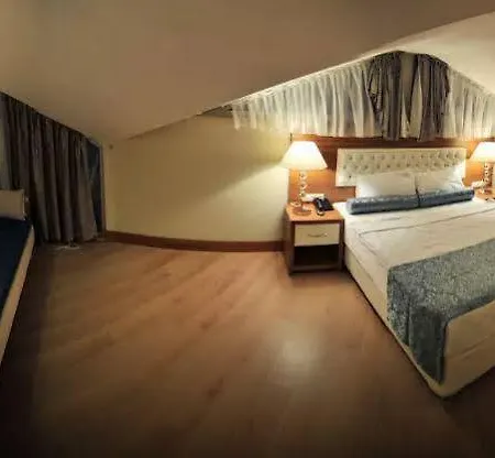 Exelans Szálloda 3*