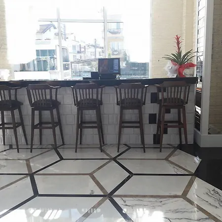 Exelans 호텔 페티예