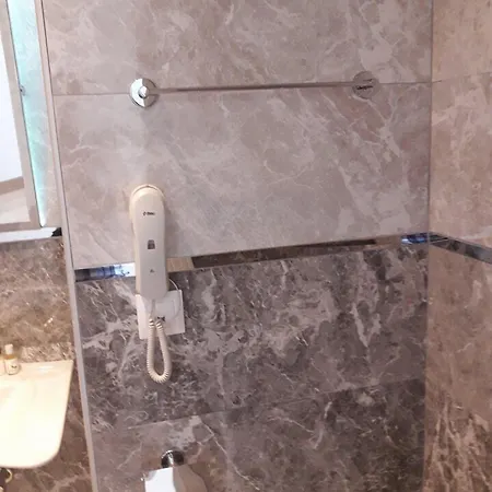 Hotel Exelans